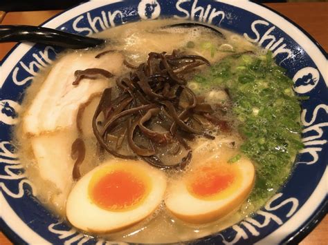  Hakata Ramen: Savoring Umami Delights While Embracing Noodles with Soul!